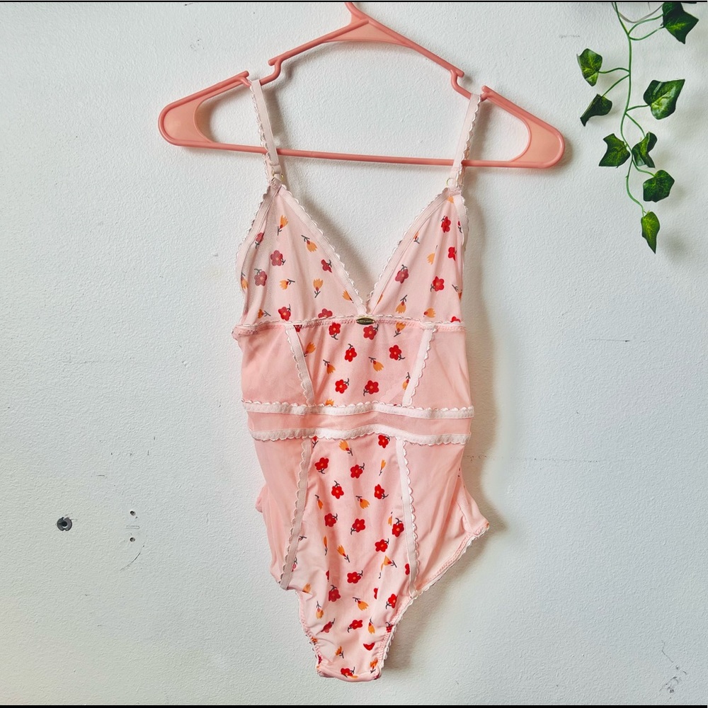 Floral Teddy 🌷